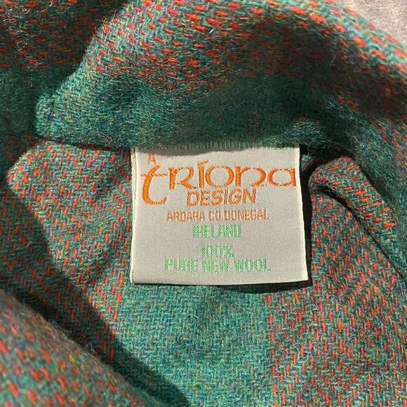 Triona Design Roisin Cape Poncho Donegal
Plaid Wool Ireland One Size Fits Most - Picture 8 of 8